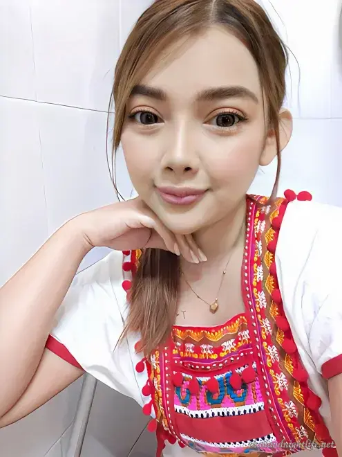 Aurora Bangkok 누루 투샷