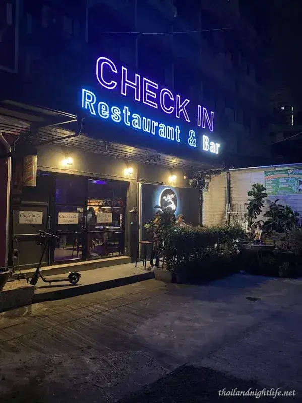 Check In Bar, Sukhumvit soi 10