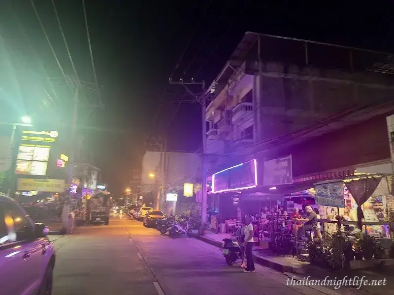 Samphan Thamit Alley
